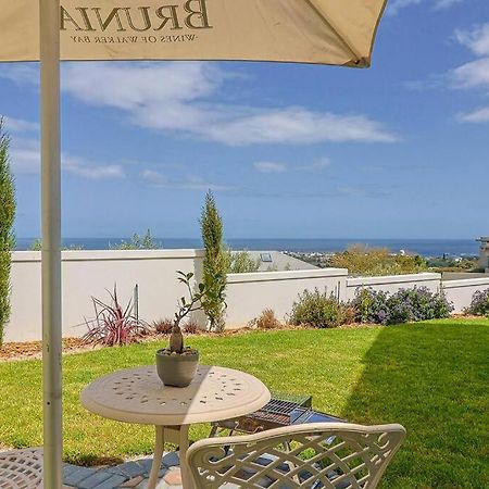 The View, Studio Hermanus Luaran gambar