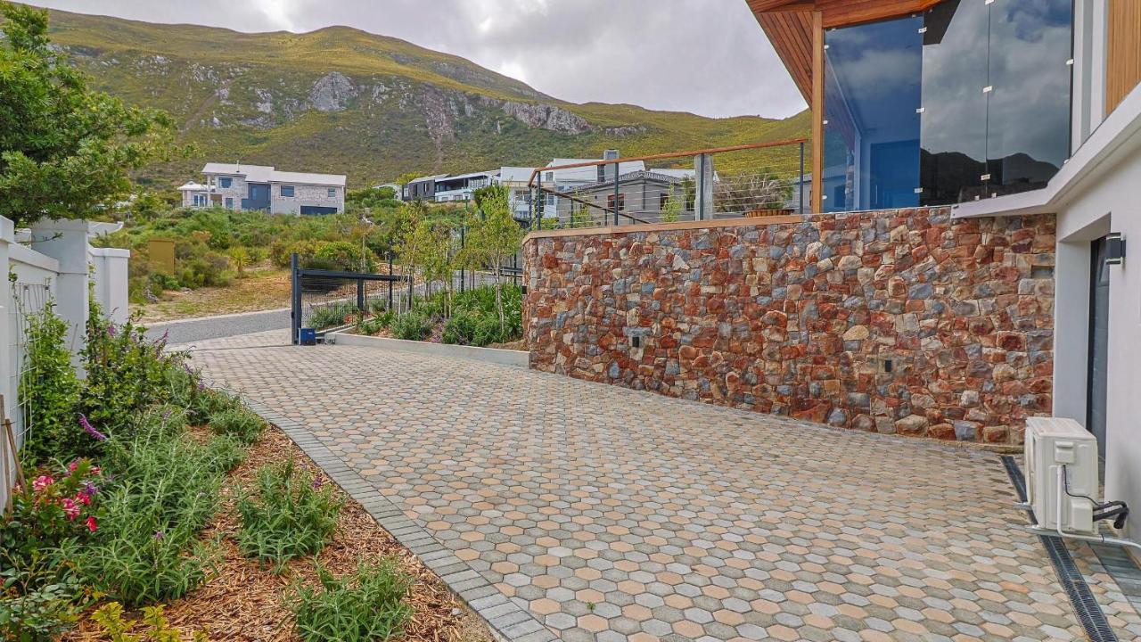 The View, Studio Hermanus Luaran gambar