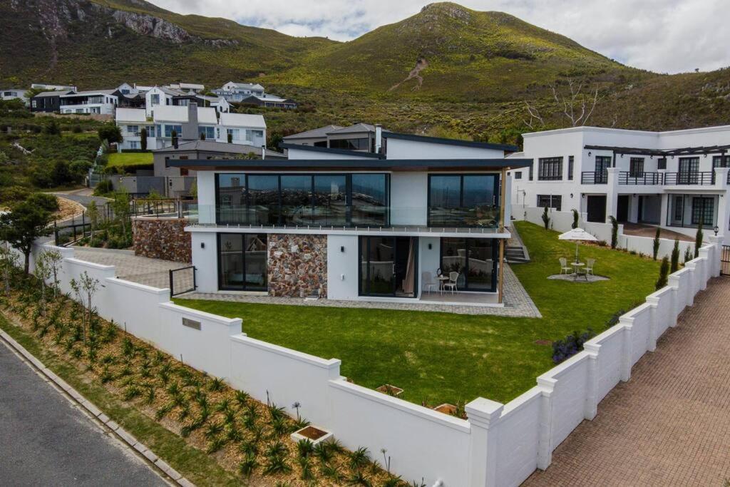 The View, Studio Hermanus Luaran gambar
